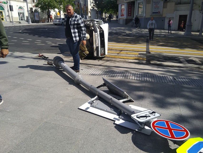 Точный ущерб причиненный городскому имуществу специалисты назвать пока не могут. Фото: Александр Курбаткин