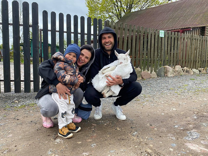Дмитрий Кохно с семьей провели день на Нарочи. Фото: личный архив.