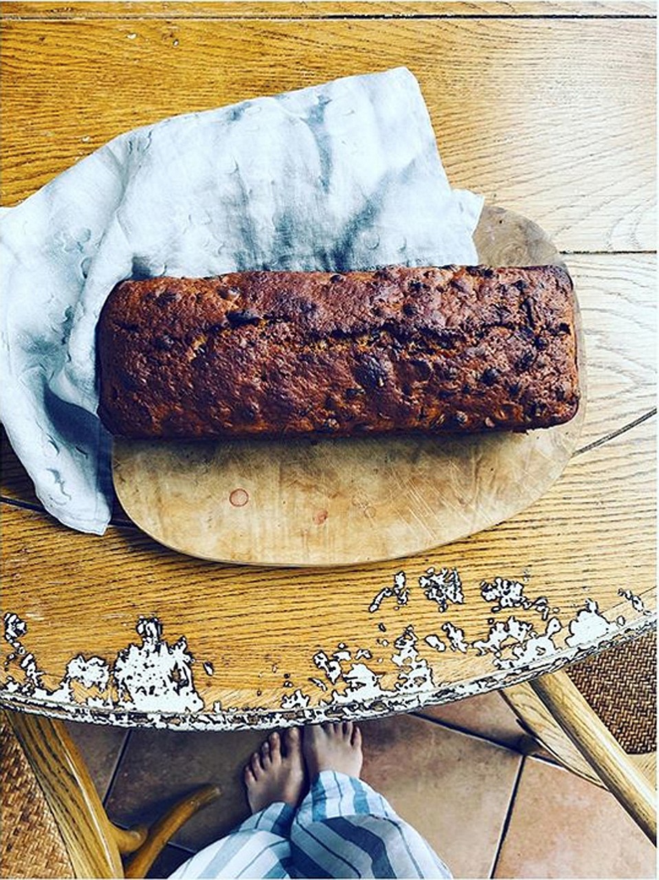 Виктория Исакова показывает как печь кексы. Фото: Instagram.com