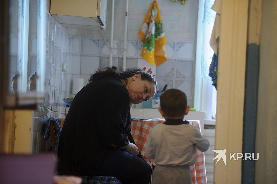 Сейчас Елена снимает двухкомнатную квартиру в Серове. Фото: Алексей БУЛАТОВ