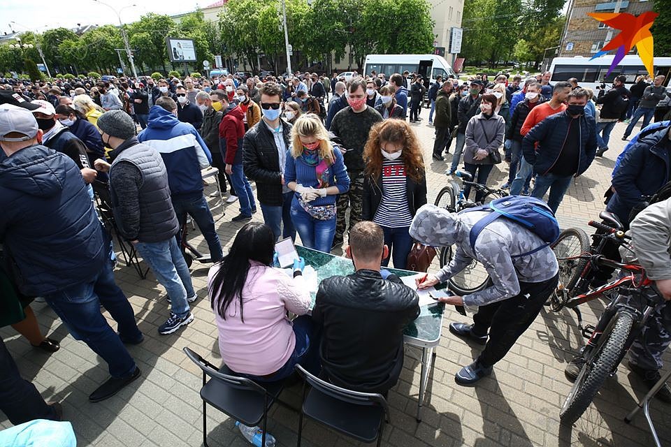 В Беларуси начался сбор подписей за потенциальных кандидатов в президенты. Фото: Святослав ЗОРКИЙ