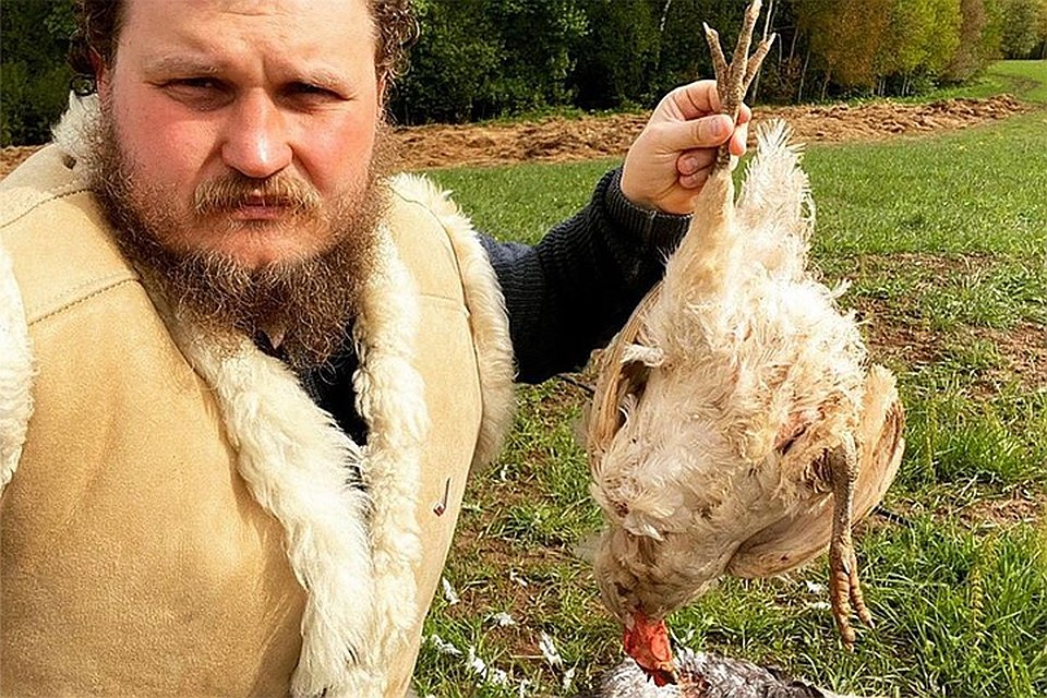 Бездомные псы атаковали и скотный двор известного сыровара Олега Сироты. Фото: Личный архив