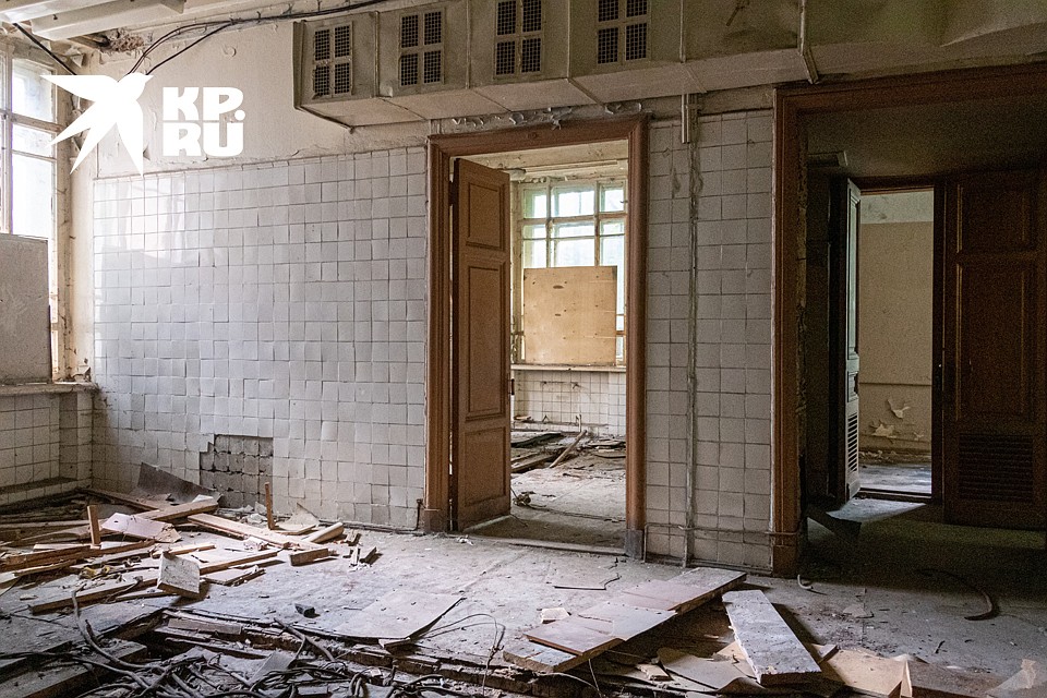 Вот здесь бомжики и ночуют - в четырех километрах от Кремля Фото: Михаил ФРОЛОВ