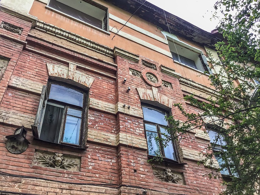Примечательно, что это здание в Кисловодске называют «Масонским домом» Фото: Виктория ЛЕШУКОВИЧ