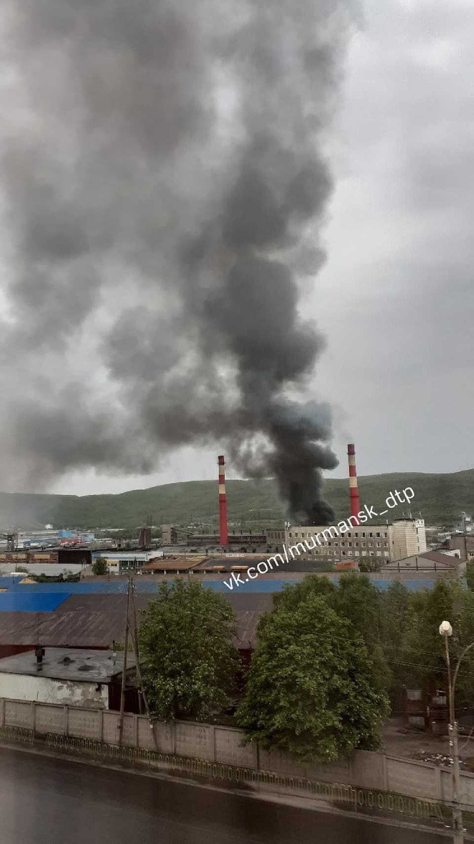 По сообщениям очевидцев, прозвучали несколько хлопок. Фото: vk.com/murmansk_dtp
