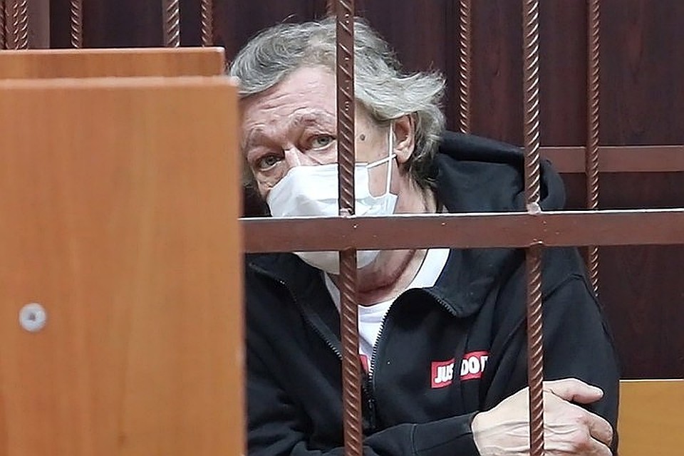Михаил Ефремов до 9 августа будет сидеть под домашним арестом. Фото: пресс-служба Таганского суда.