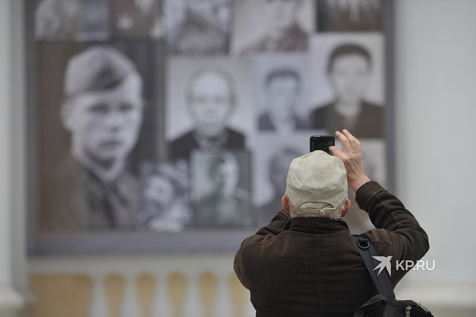 На фотографиях - ветераны ВОВ, которые ушли на фронт с вокзала в Екатеринбурге Фото: Алексей БУЛАТОВ