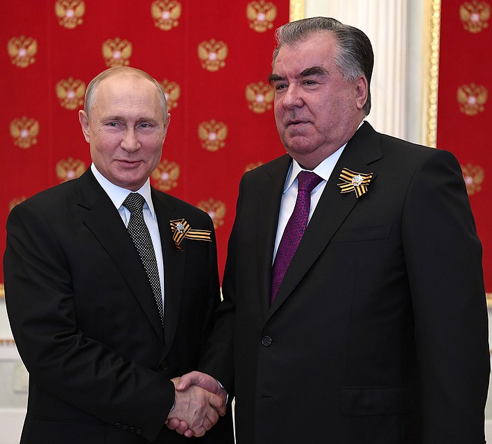 Президент России Владимир Путин и президент Таджикистана Эмомали Рахмон. Фото: Алексей Никольский/пресс-служба президента РФ/ТАСС