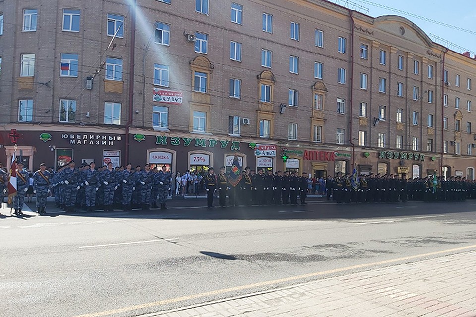В параде участвовали военнослужащие Брянского гарнизона и силовики. Фото: Мария Дедкова