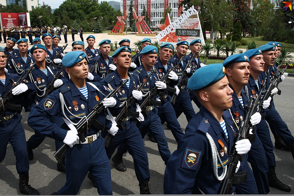 В Новороссийске прошел Парад Победы Фото: Виталий ТИМКИВ