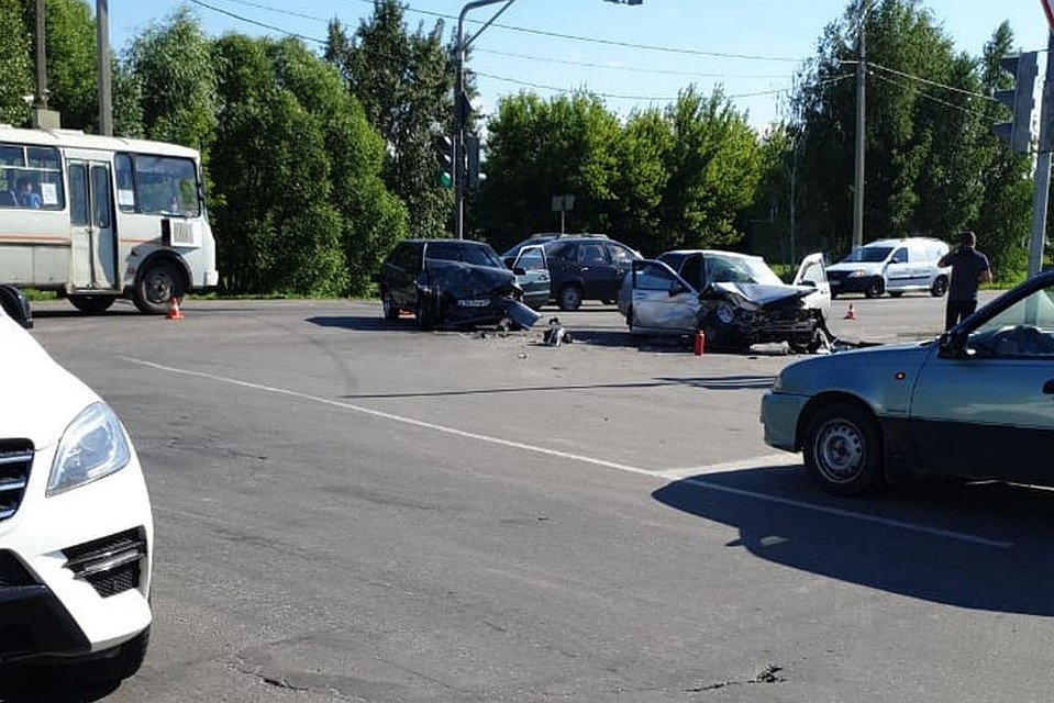 ДТП на светофоре в Грязях Фото: Лия МУРАДЬЯН