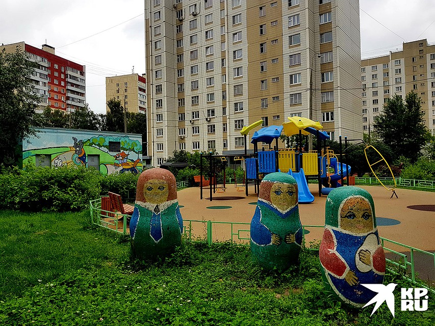 Оказывается, что в 2005 году в городе проводили конкурс «Московский дворик». Тогдашний глава Бескудниковского района Владимир Назаров решил, что они должны удивить жюри и победить. Так и получилось. Фото: Алиса ТИТКО