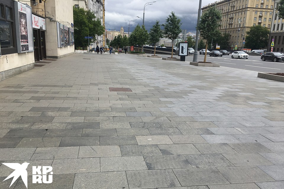 Садовая-Самотечная, 3. Здесь, перед театром кукол, можно сделать хоть десять велодорожек. Фото: Павел КЛОКОВ
