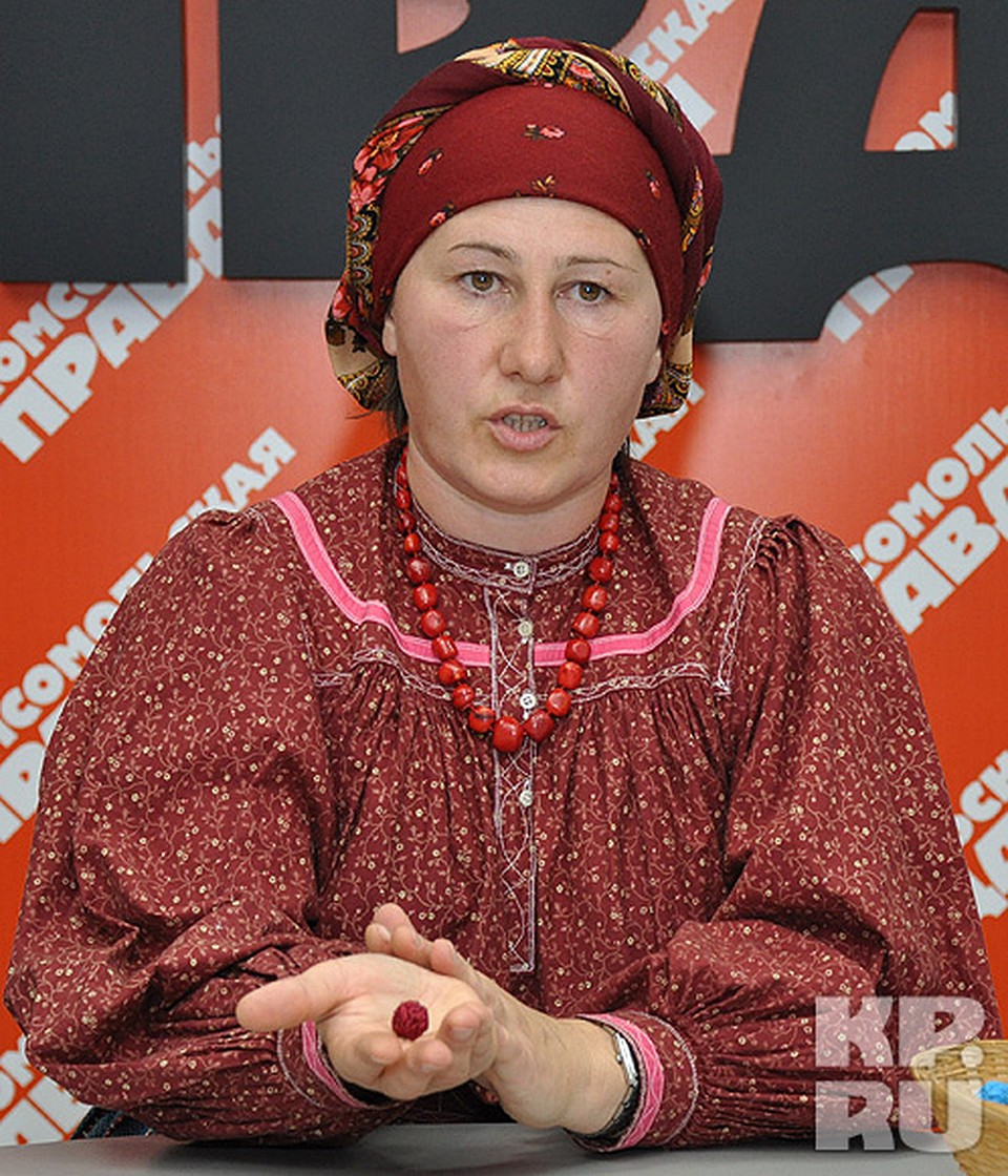 Вот так выглядит бусинка из лоскутка ткани. Фото: Андрей КОПАЛОВ