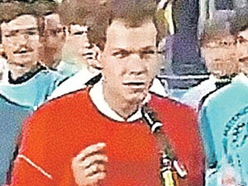 Алексей Кортнев продолжает нас веселить, только теперь своими остроумными песнями.