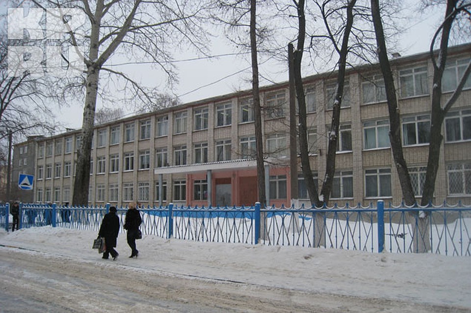 После случившегося юного хулигана перевели в другую школу.