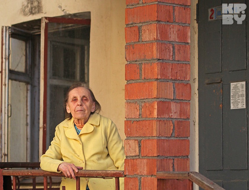 86-летнюю Надежду Бокач попросты выписали из ее квартиры - и пожилая женщина даже не знает, куда Фото: Дмитрий БРУШКО
