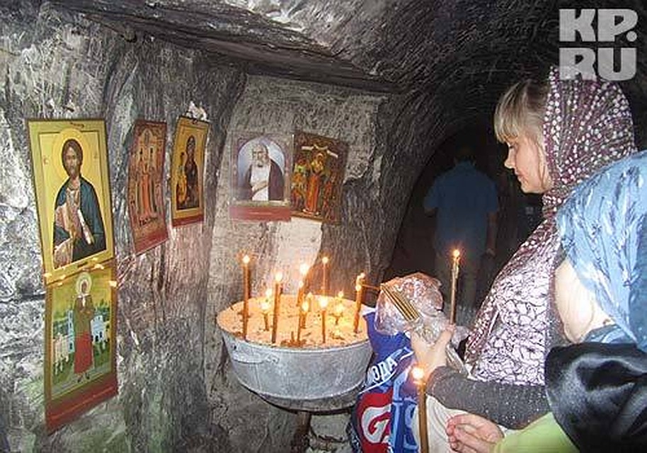 Меловые пещеры тянутся на десятки километров. Но вам покажут только малую их часть.