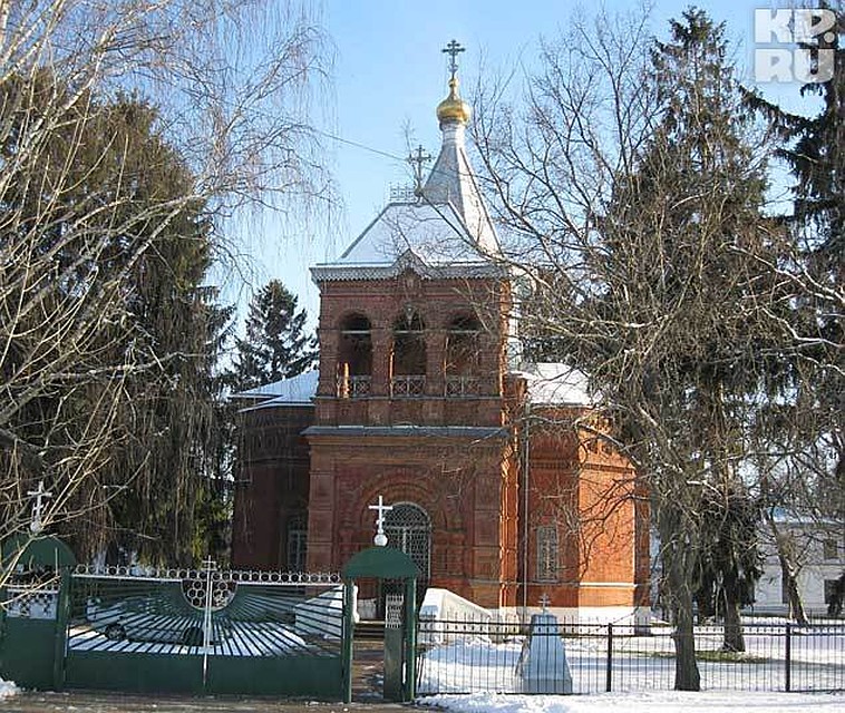 После службы отец Валентин оставлял нескольких прихожан, в которых видел злой дух и начинал «отчитку» Фото: Алена НЕЧАЕВА