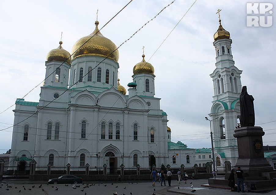 Собор Рождества Пресвятой Богородицы - самое величественное и красивое строение в Ростове. Фото: Екатерина СИМОХИНА