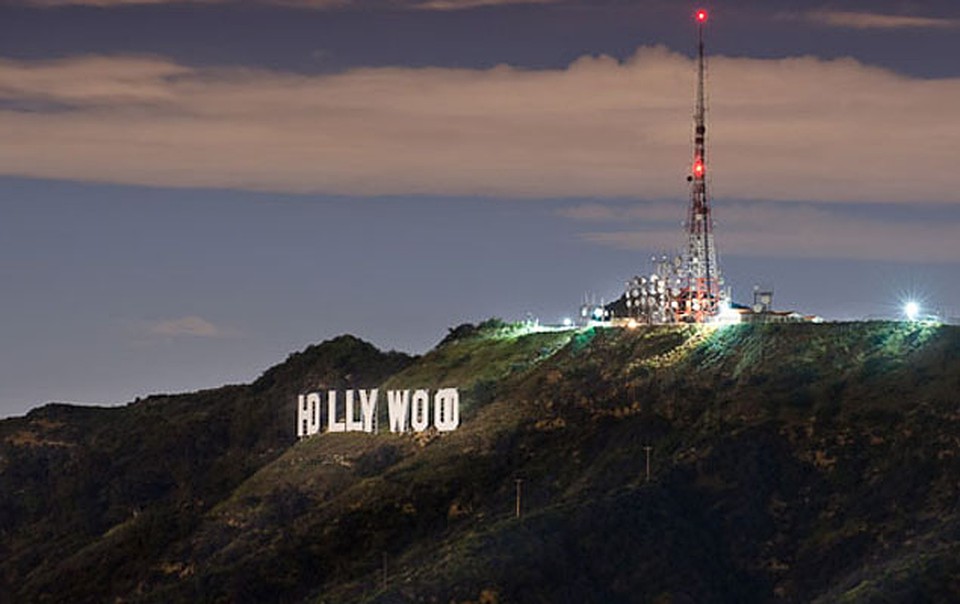Знак Hollywood расположен на южном склоне горы Маунт Ли.