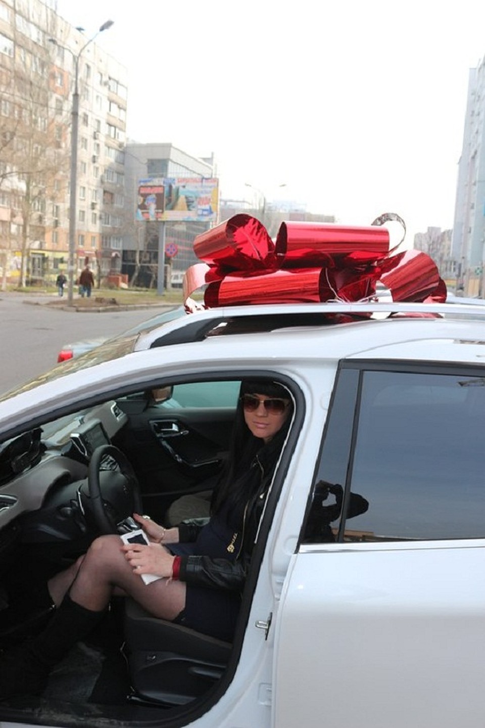 Елена Павлова в своем новом автомобиле Фото: СОЦСЕТИ