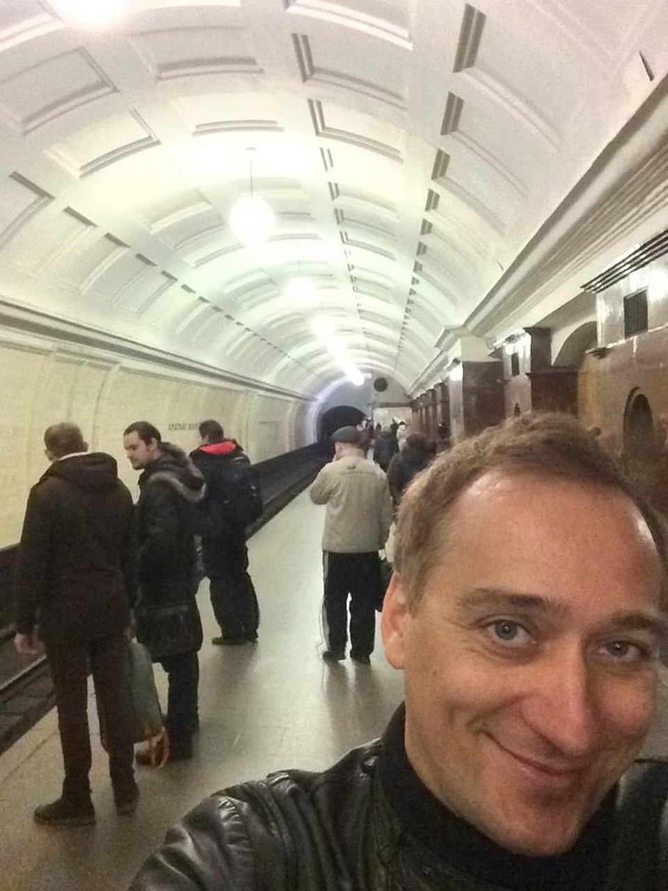 Пол ван Дайк разместил фото из московского метро на воей странице в фейсбуке.