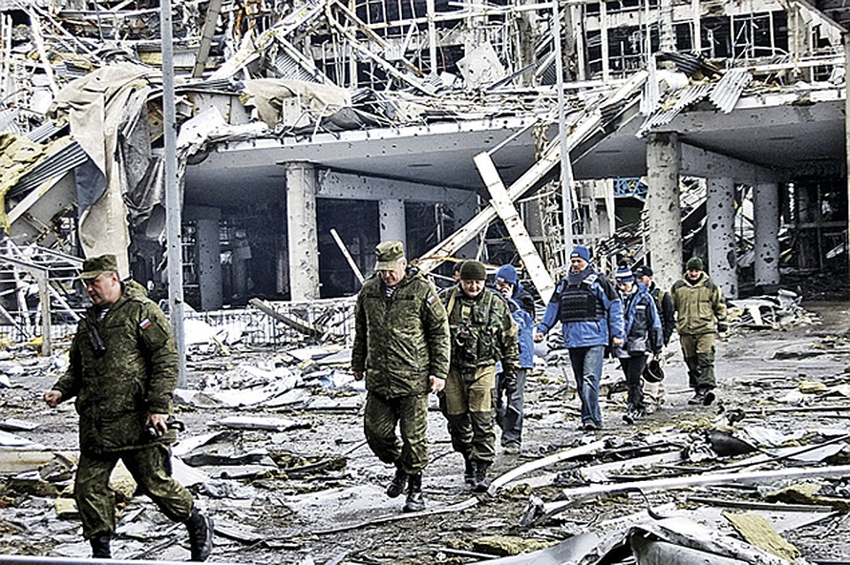 Российские кадровые военные в Донбассе есть. Но лишь в составе российско-украинской группы по координации прекращения огня. Фото: REUTERS