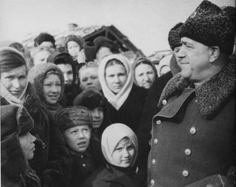Уральцы в 1948-м году радовались, что с легендарным маршалом они теперь соседи и даже сделали его депутатом Верховного Совета СССР. Фото из Госархива Свердловской области