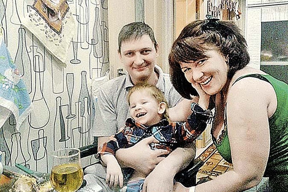 Влад, Виктория и их сын Женя. Теперь мальчик живет в семье Аллы Пугачевой и Максима Галкина. Фото: ok.ru