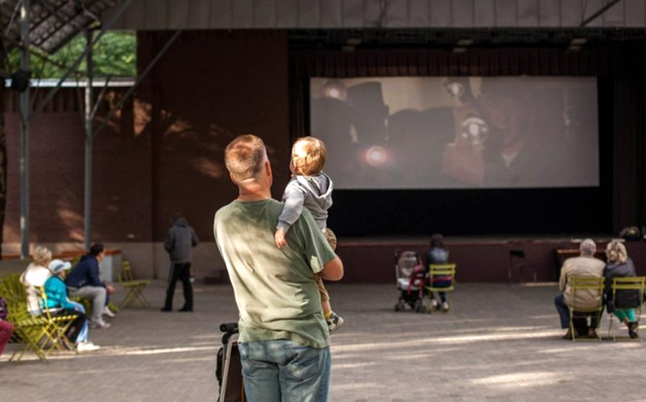 Летний кинотеатр в Бабушкинском парке