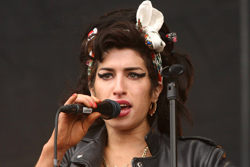 10 лет без Эми Уайнхаус: В песне «Rehab» она призналась, что отказалась от борьбы с зависимостью