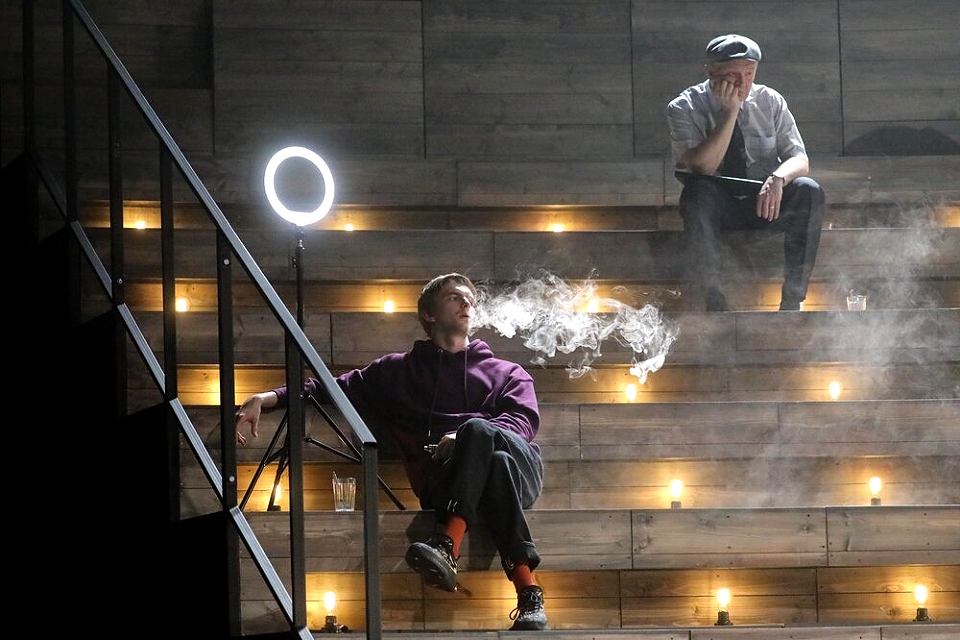 Спектакль Хабенского в «Современнике»: у 13 покойников появился шанс проверить свою «Интуицию»