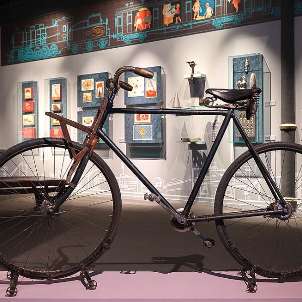 Выставка «Роза Эйнема» в Музее истории Красного Октября