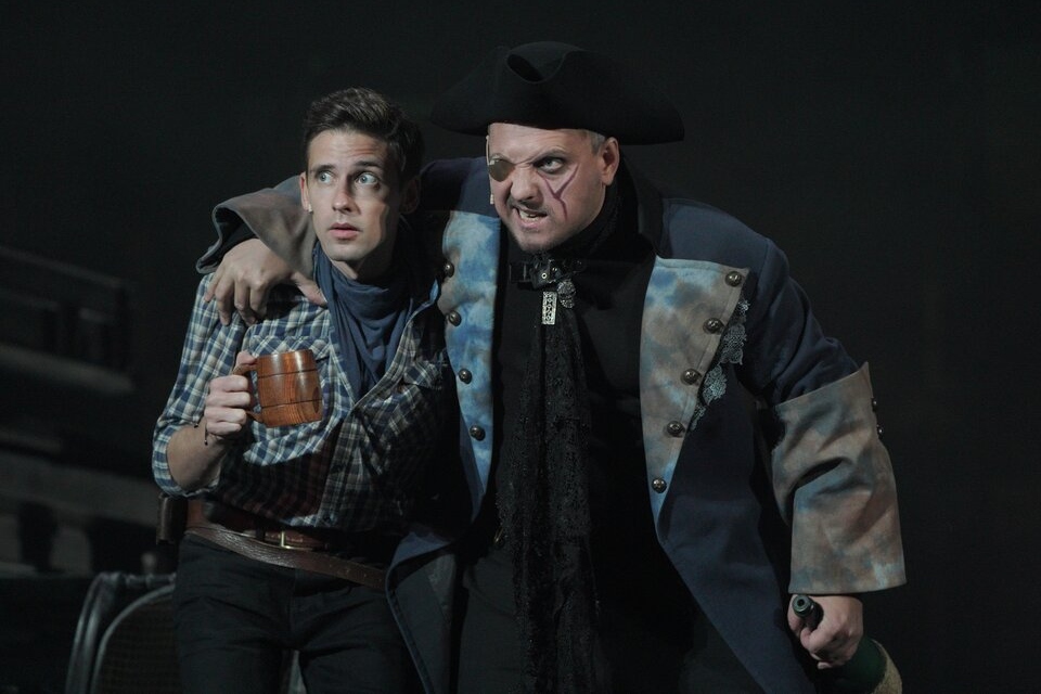 «Остров сокровищ» в РАМТе: спектакль без женских ролей