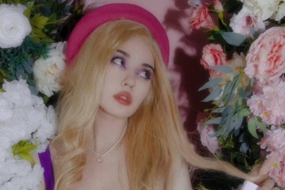 Альбом Dead Blonde «Сплетница»: «Мираж», кавер на Чичерину и дуэт с «Винтаж»