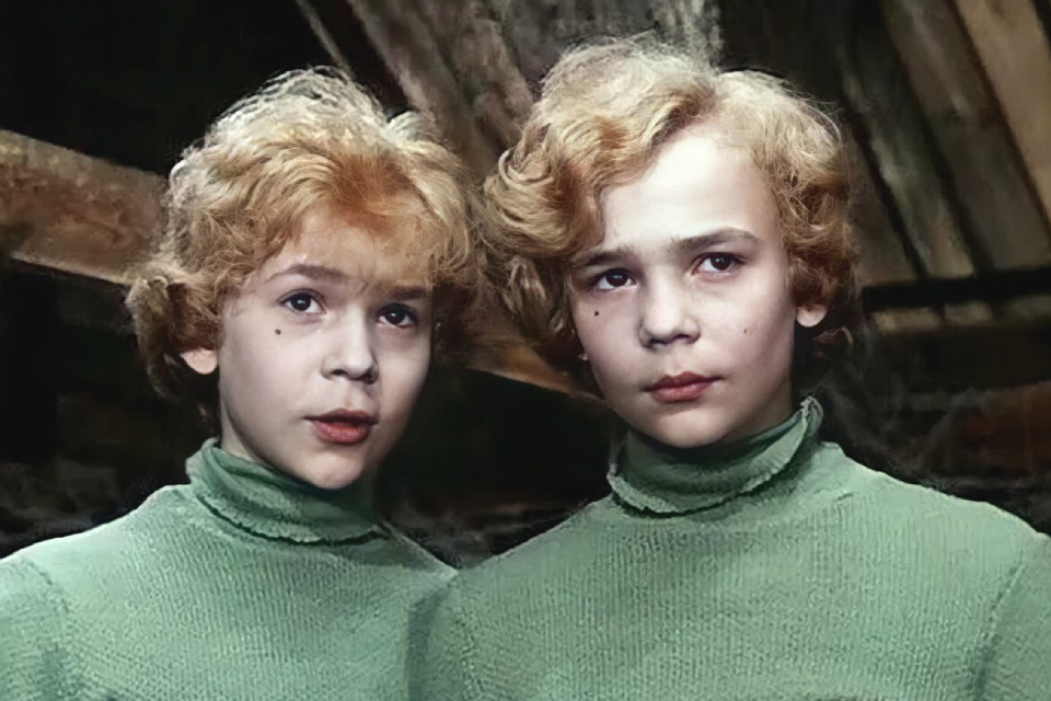 Песни из фильма «Приключения Электроника»: тайна «Крылатых качелей» и кто пел за Сыроежкина и Электроника