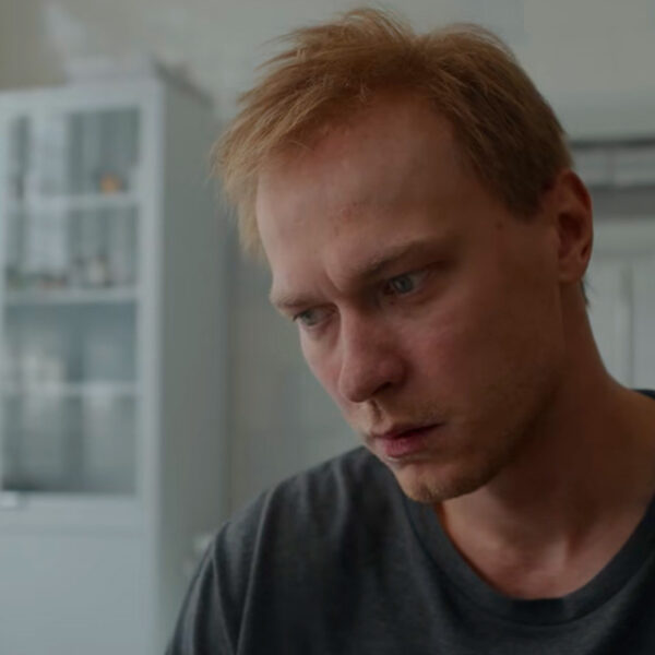 Панацея на драцене: рецензия на фильм «Девятая планета» с Юрой Борисовым