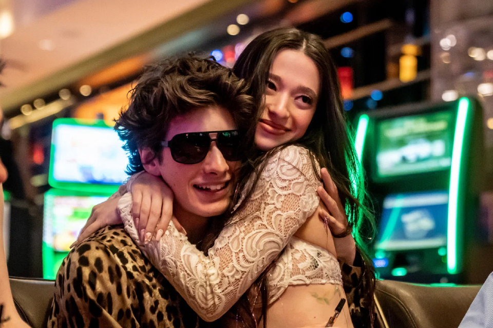 Рецензия на фильм «Анора» (2024) Шона Бэйкера: чем интересна картина-лауреат каннской «Золотой пальмовой ветви»