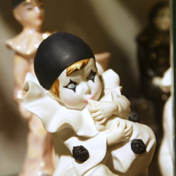 Выставка «Две тысячи клоунов» в «Остафьево»