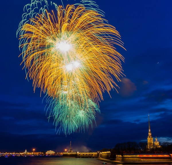 Салют в честь Дня снятия блокады Ленинграда