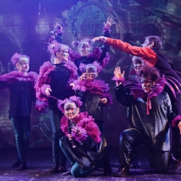 Спектакль «Приключения в Волшебной Стране»