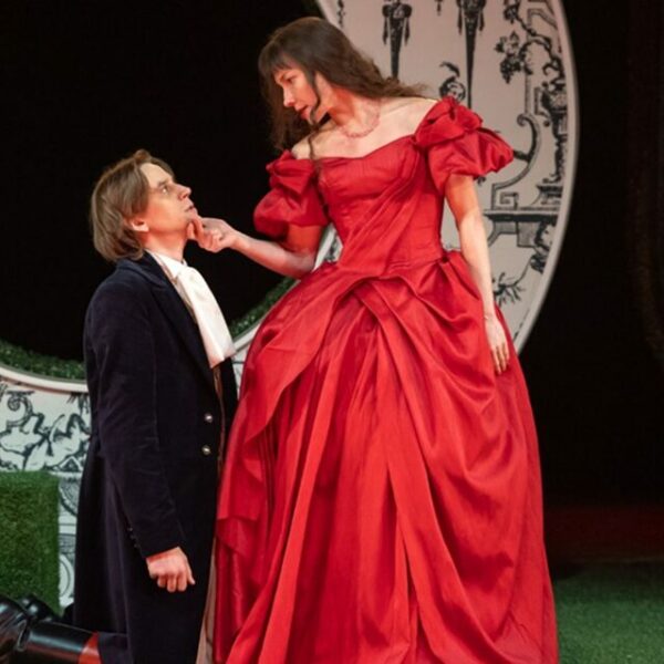 Спектакль «Любовью не шутят»