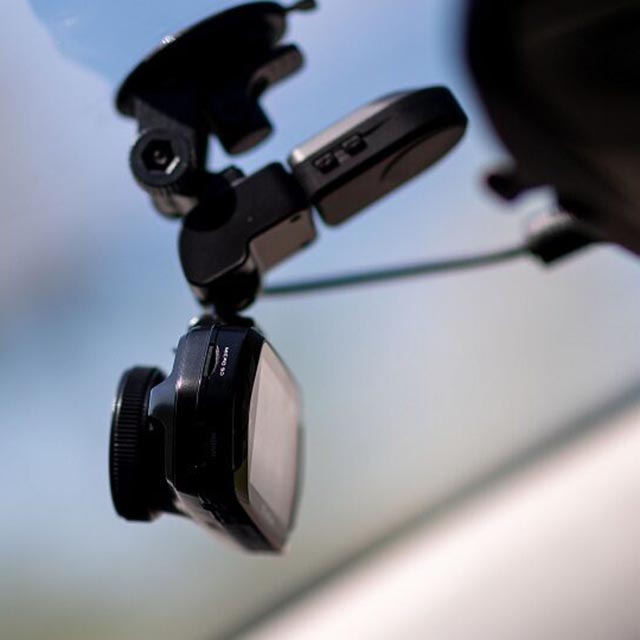 Лучшие видеорегистраторы с двумя камерами