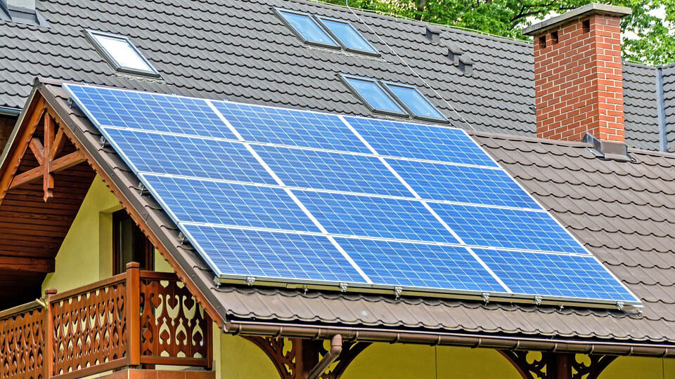 11 лучших солнечных панелей для частного дома в 2023 году