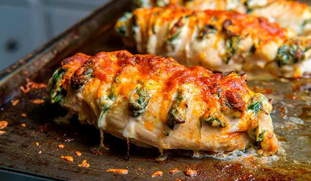 Куриные грудки со шпинатом и сыром