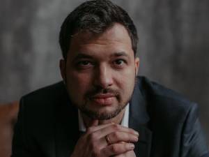 Александр Лебедев