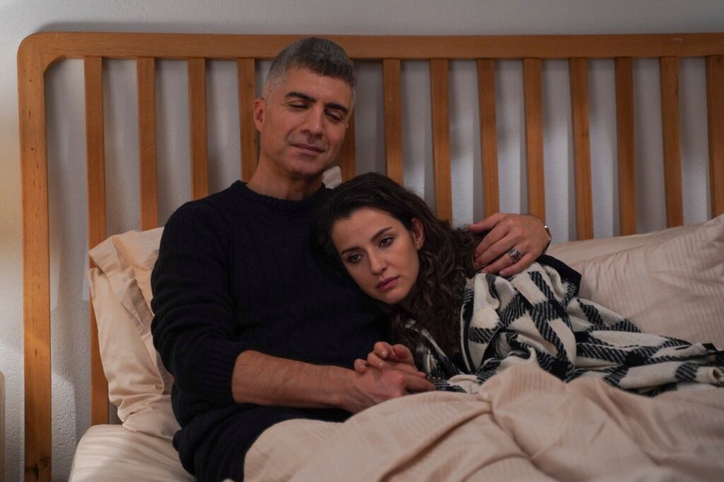 «Я так долго тебя ждал» — новый сериал с Озджаном Денизом выходит на лидирующие позиции