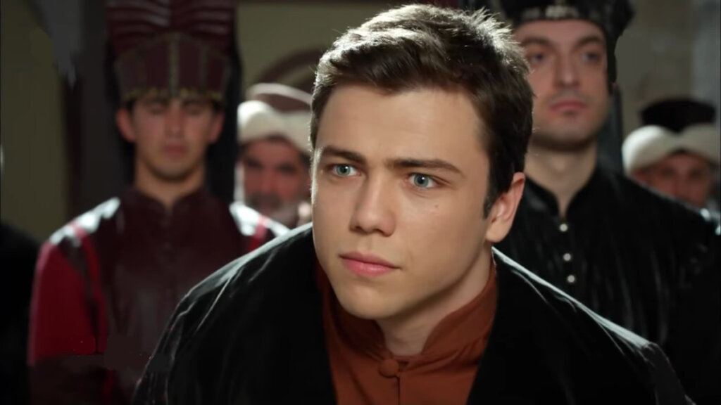 Джихангир из «Великолепного века» рассказал, куда потратил три миллиона лир