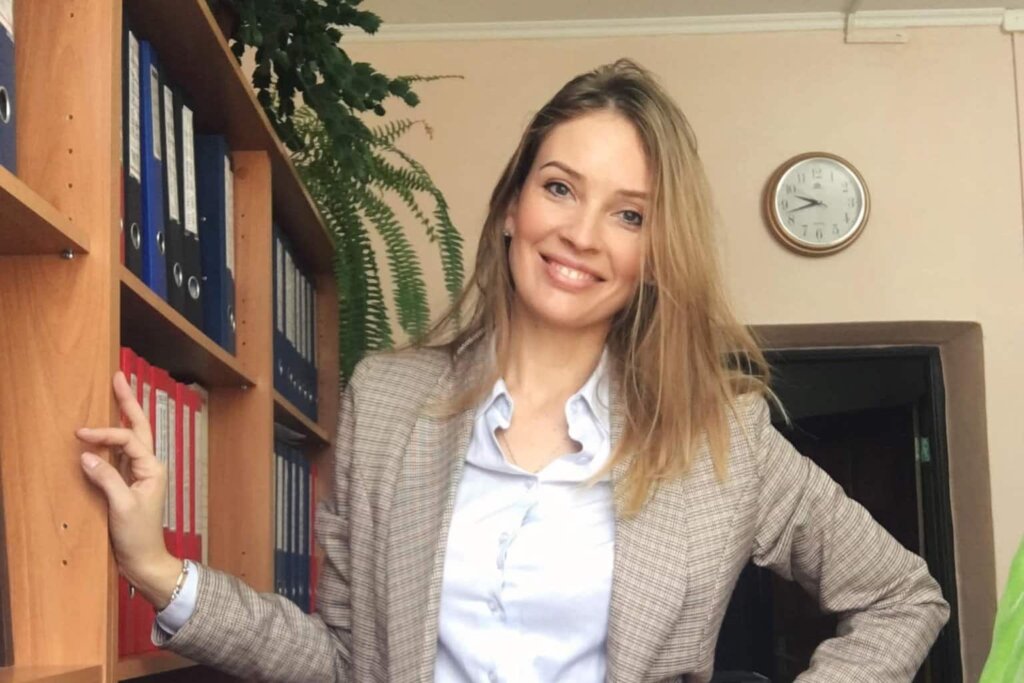 Звезду «Восьмидесятых» избил отец ученицы